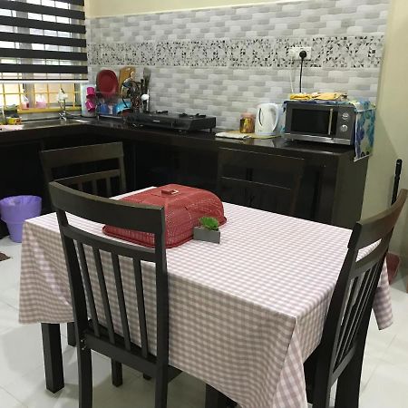 Homestay Talina Kuala Terengganu Esterno foto
