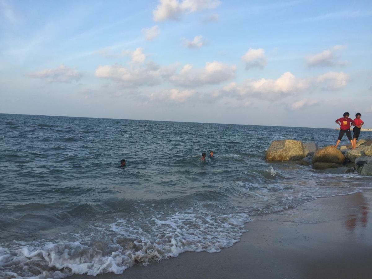Homestay Talina Kuala Terengganu Esterno foto