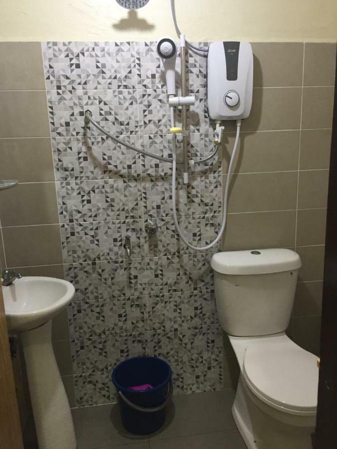 Homestay Talina Kuala Terengganu Esterno foto